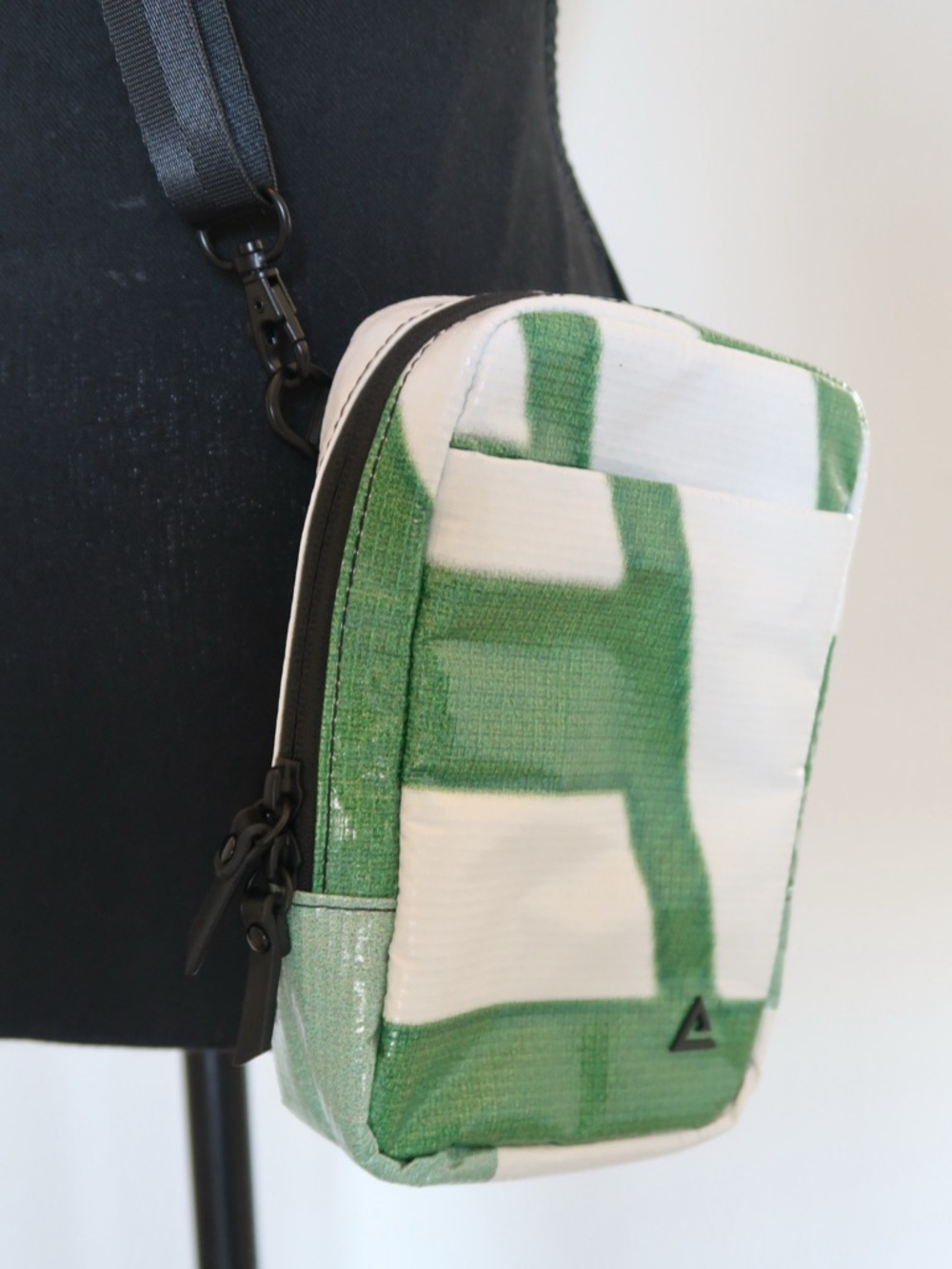 Green & White Crossbody Phone Pouch - Lightweight Bag
